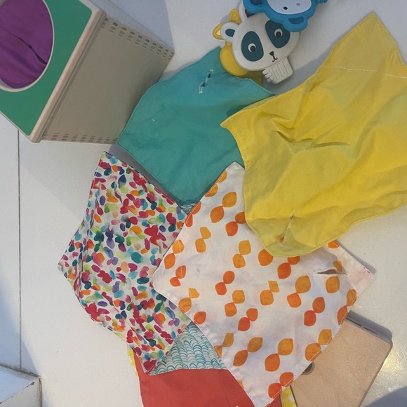 COPY - Lovevery sender play kit extras - Picture 2 of 3